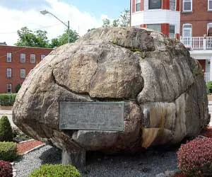 Rollstone Boulder