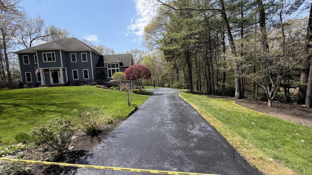 Bedford driveway sealcoating